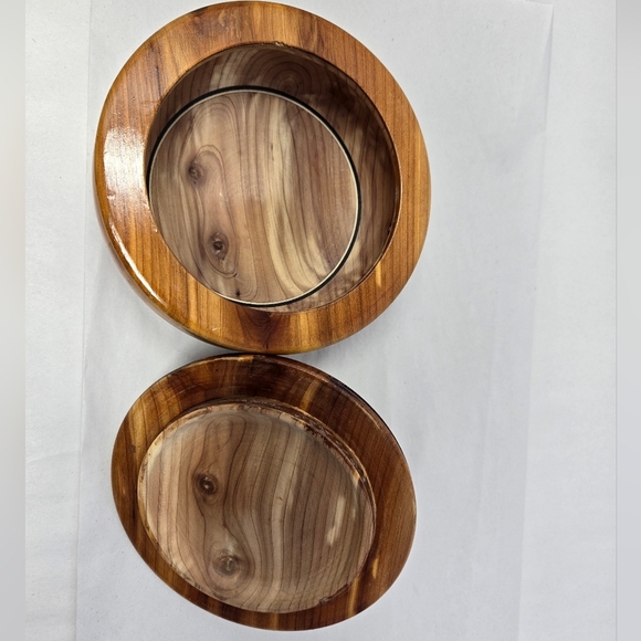 Art In Wood By Swanson Hand Made Keepsake Wood Bowl With Lid, Gloss Finish. - Picture 6 of 11